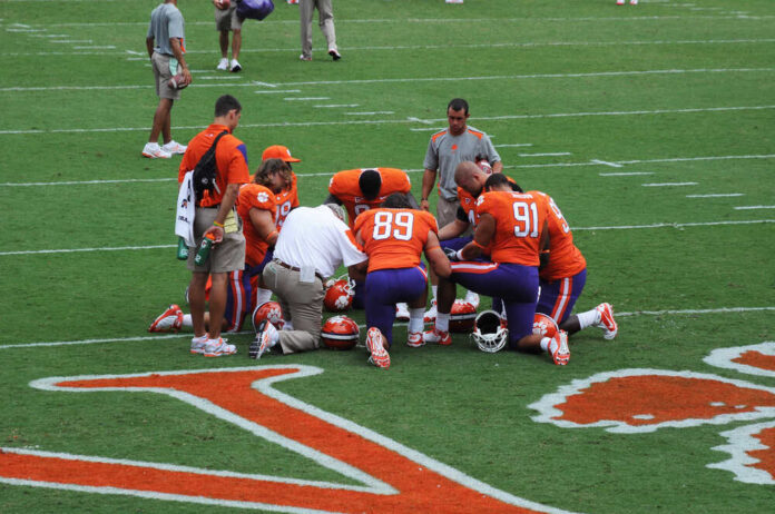 Clemson,,Sc,-,Sept.,11:clemson,Football,Players,Pray,Before,The