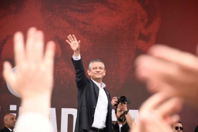 April,26,,2025,,Mersin,,Turkey.,Chp,Continues,To,Hold,Support Person waving Turkish flag in a crowd