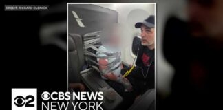 American Airlines passengers help duct tape disruptive man to seat on flight to Newark